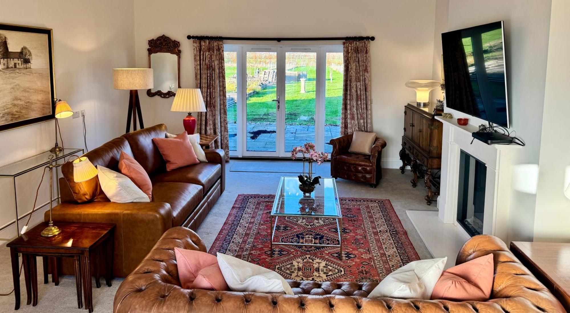 North Farm Fits 1-6 People * Sawston